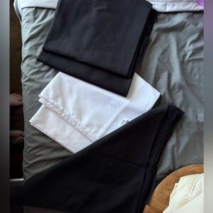 Small set of table linens. 12 pieces, brand new